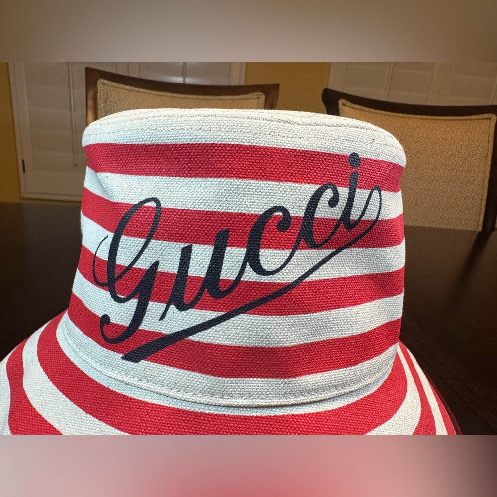 New Authentic Gucci Logo Bucket Hat Red White - Picture 2 of 13